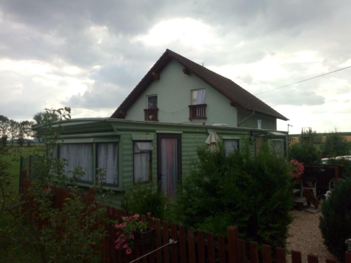 Ubytovani Fanisek v mobilnim domku v ceskem raji Sobotka Exteriér fotografie
